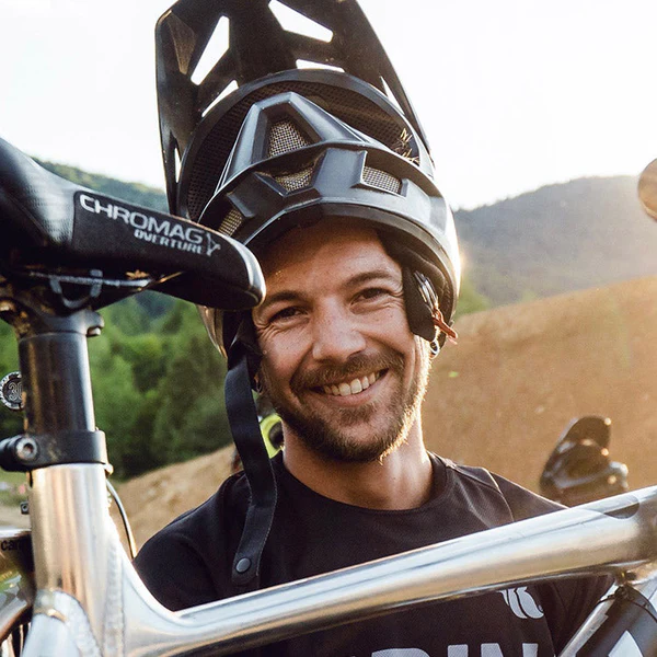 Leopold-Erhardt-rider_headshot.jpg